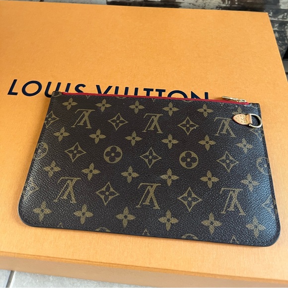 Authentic Louis Vuitton neverfull cloth clutch bag - Picture 6 of 9